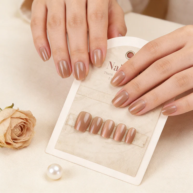 Geglättetes Press-On Nagelset Karnz