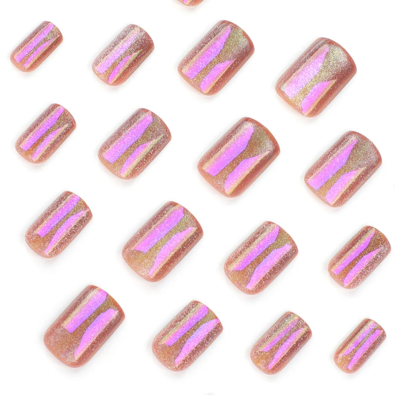 Kunstvolle Nagelkunst mit schimmerndem Farbverlauf Karnz