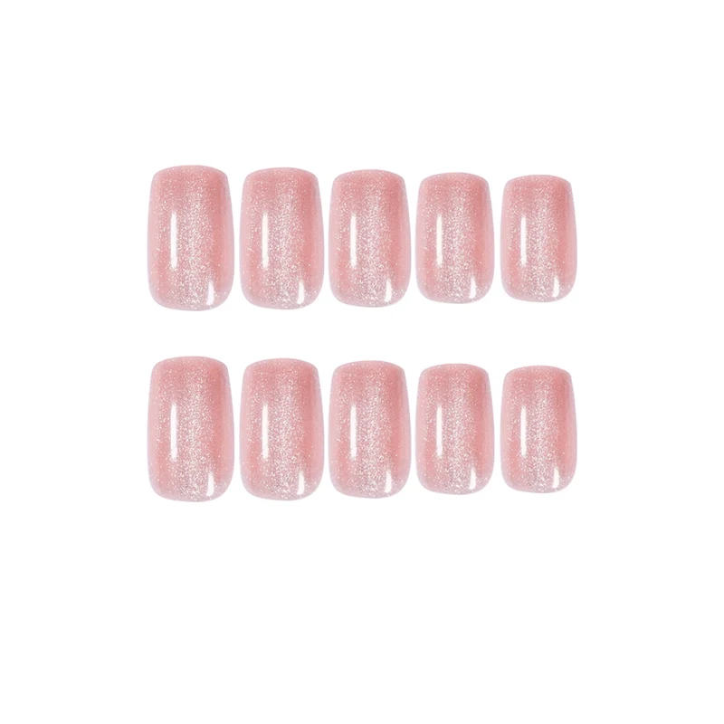 Kunstvolle Nagelkunst mit sanftem Glitzer-Effekt und elegantem Finish Karnz