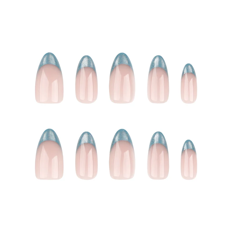 Kunstvolle Nagelkunst mit Glitzer und Ombre-Effekt Karnz
