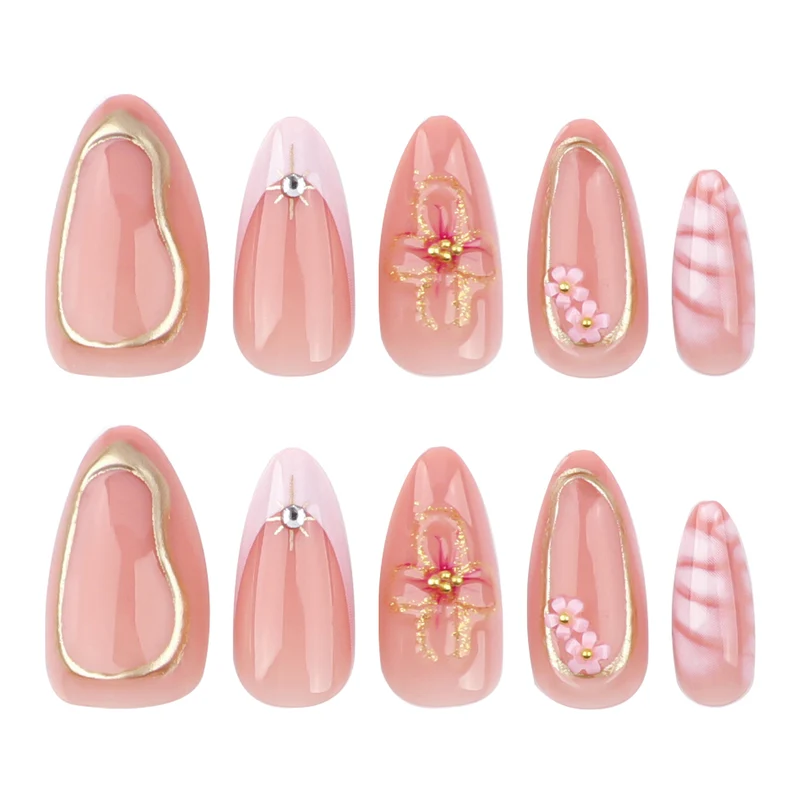 Kunstvolle Nageldesign mit Glitzer- und Blumenakzenten Karnz