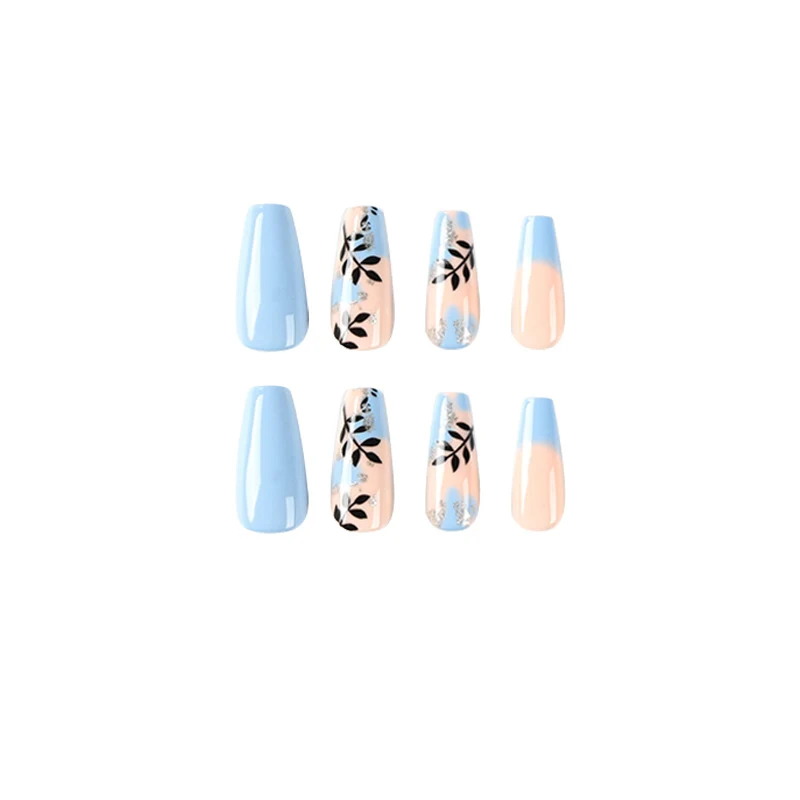 Kunstvolle Nagelkunst mit floralen Designs und Glitzer Karnz
