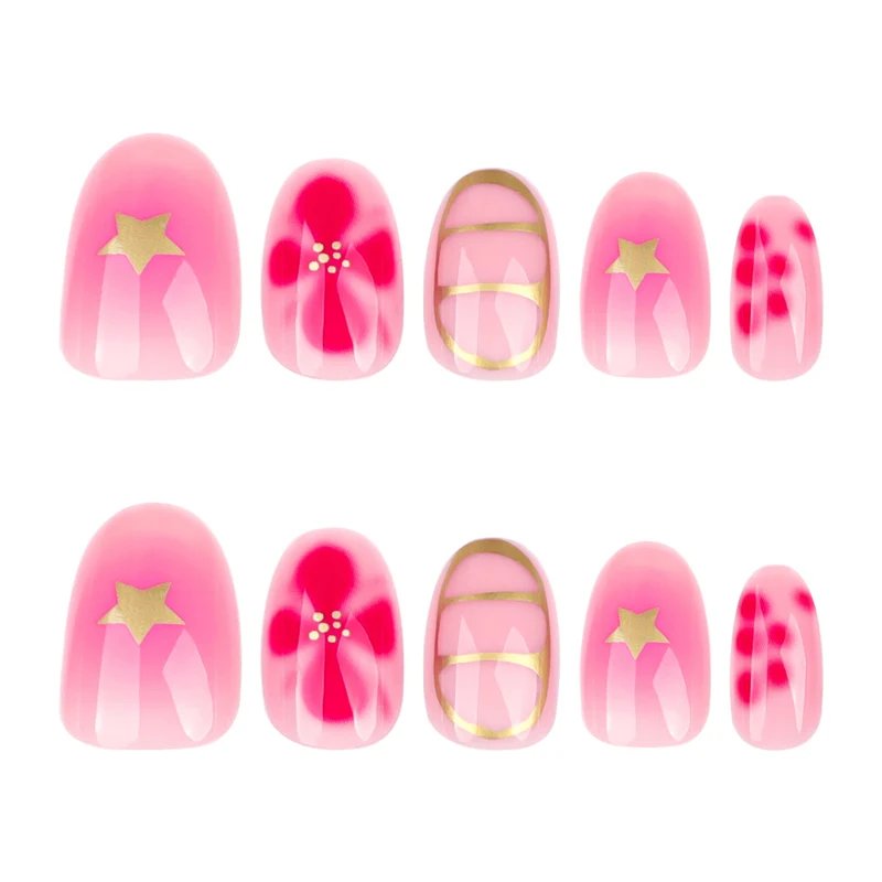 Kunstvolle Nagelkunst mit floralem Design und Glitzerelementen Karnz