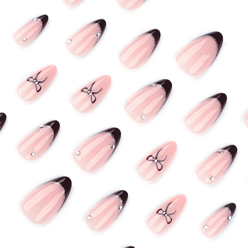 Kunstvolle Nagelkunst mit eleganter Schleifenverzierung Karnz