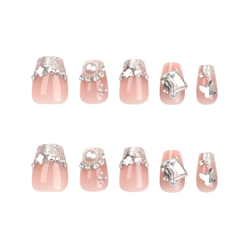 Kunstvolle Nagelkunst mit elegantem Schmuck-Design Karnz