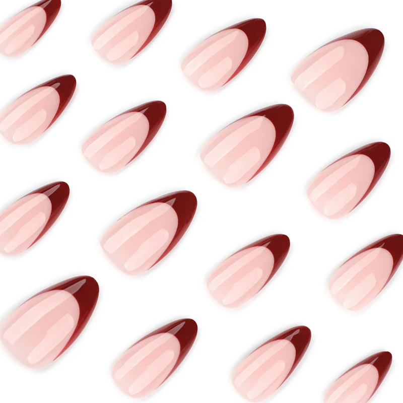 Kunstvolle Nagelkunst mit elegantem French-Tip und stimmungsvollem Design Karnz