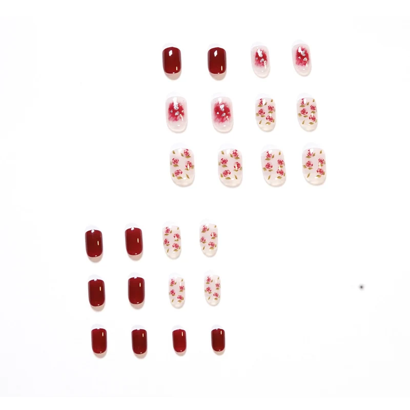 Kunstvolle Nagelkunst mit elegantem Blumendesign Karnz