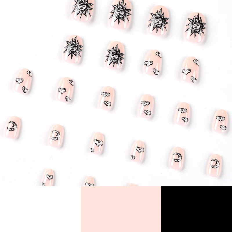 Kunstvolle Nagelkunst im Mond- und Sonnenmotiv Karnz