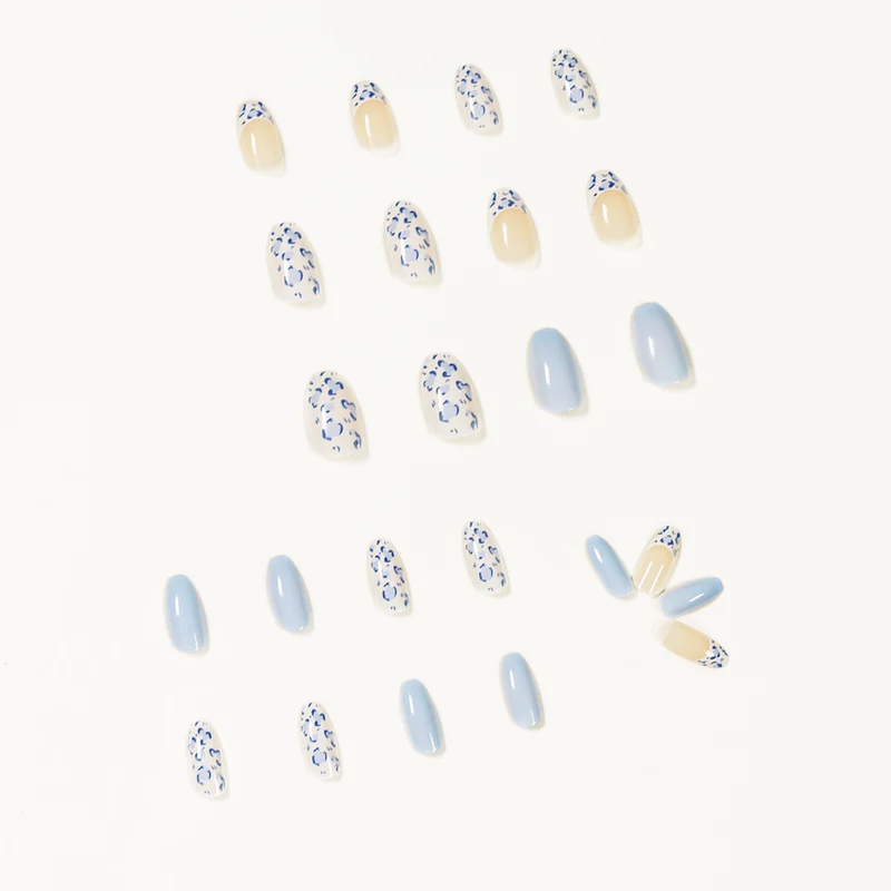 Kunstvolle Nagelkunst im modernen Leoparden-Design Karnz