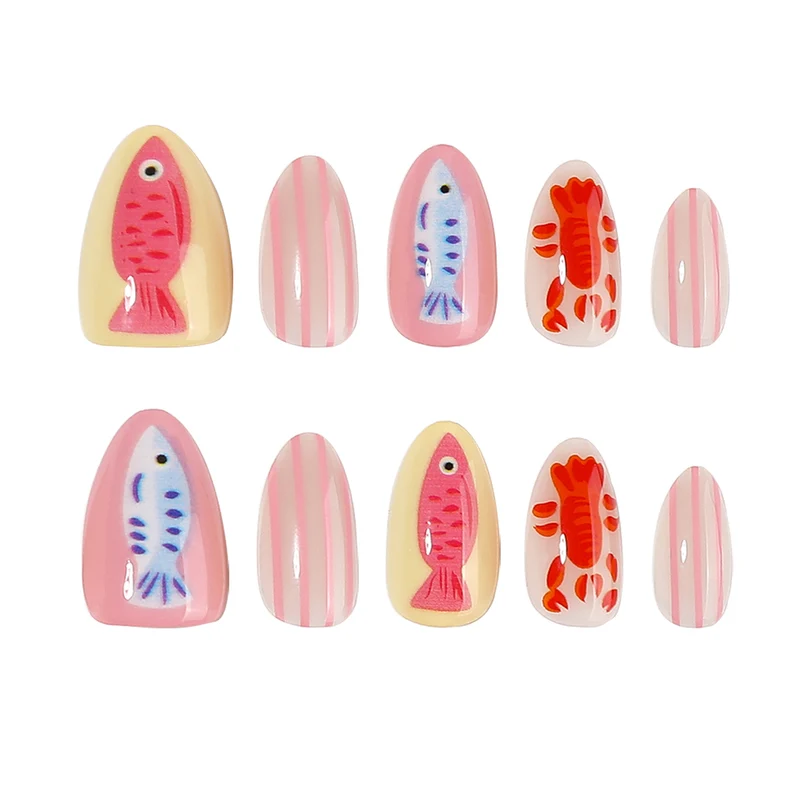 Kunstvolle Nagelkunst im maritimen Design Karnz