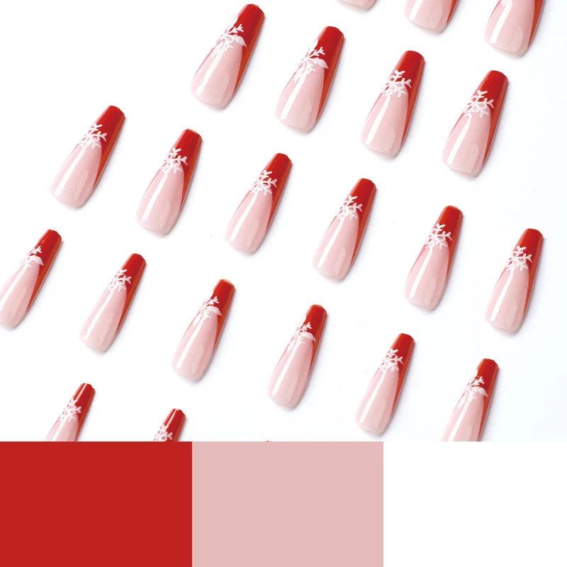 Kunstvolle Nagelkunst im festlichen Design Karnz