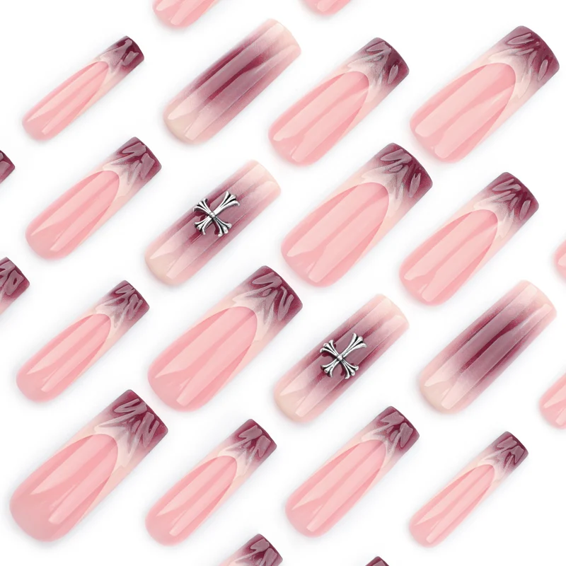 Kunstvolle Gel-Nägel im Glamour-Stil Karnz
