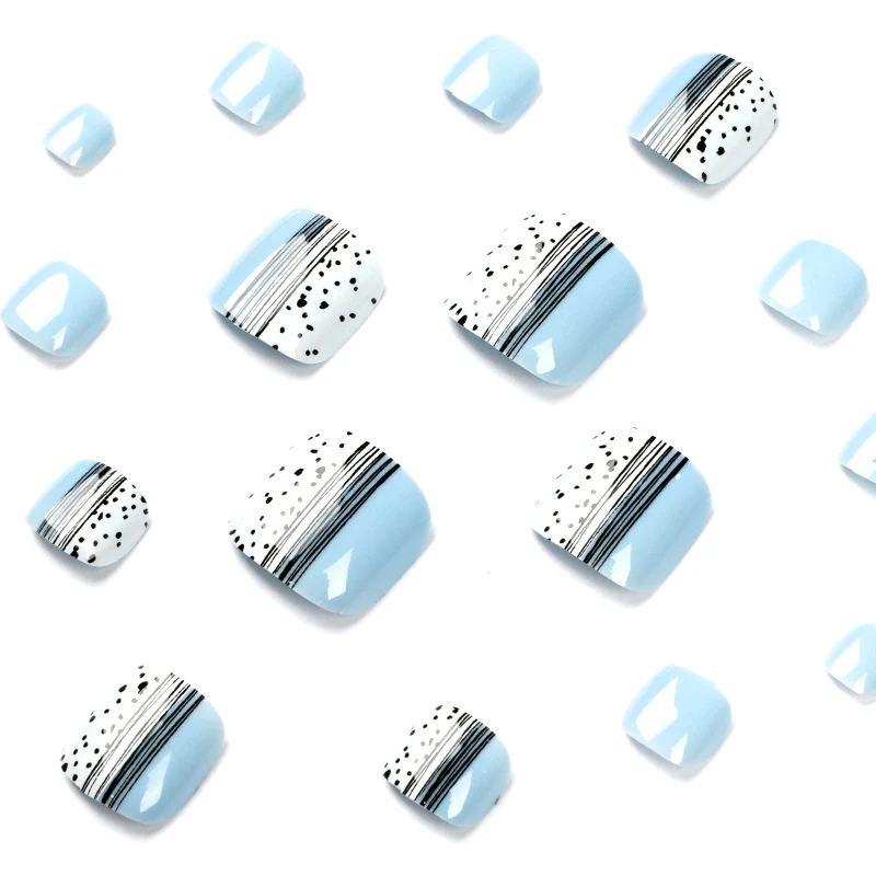 Kunstvolle Fußnagelkunst mit modernen Grafiken Karnz