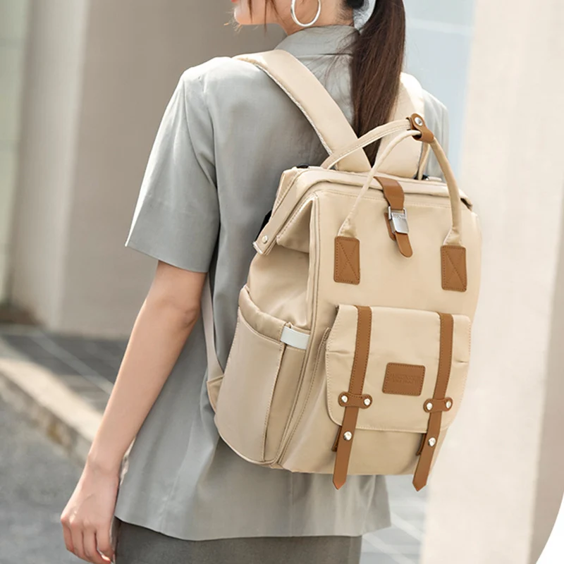 Stylischer Mehrfach-Taschen Bogen Rucksack Karnz