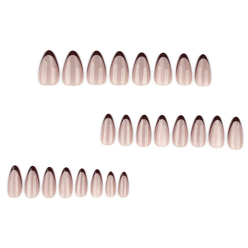 Künstliche Nagelkunst mit elegantem French-Tip Karnz