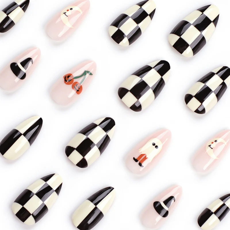 Künstliche Nagelkunst im Halloween-Design Karnz