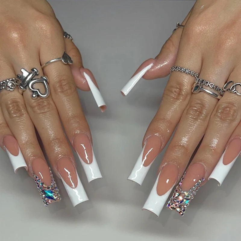 Elegant French Tip Acrylic Nail Set Stornfield