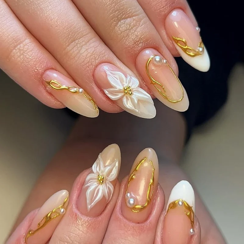 Elegant Floral Nail Art Design Stornfield