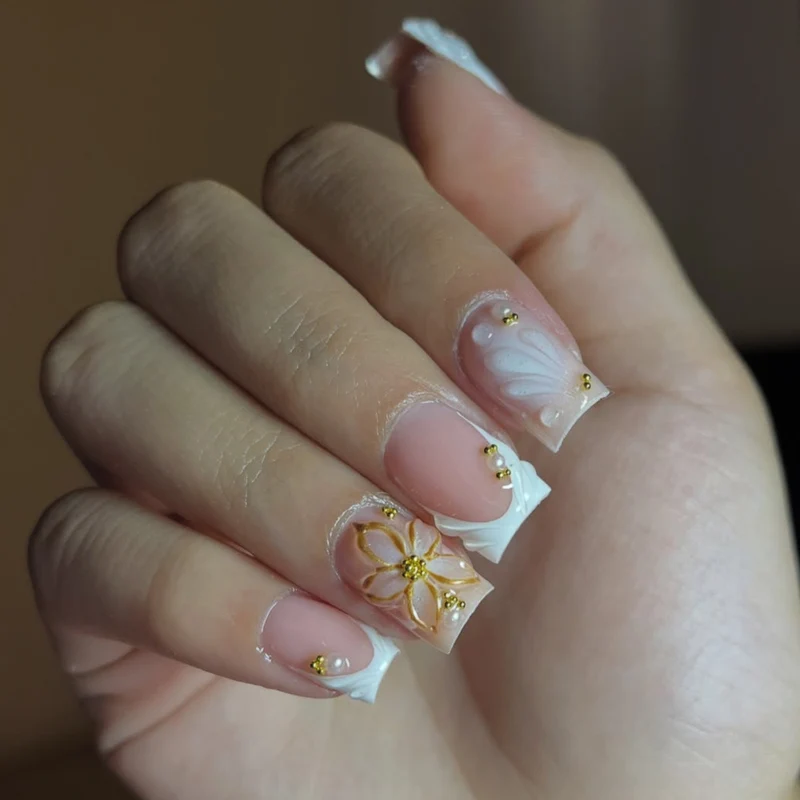 Elegant Floral Design Acrylic Nail Art Stornfield