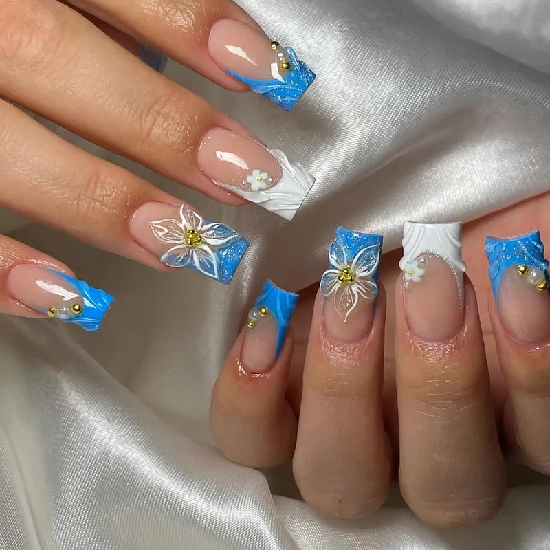 Elegant Floral Acrylic Nail Set Stornfield