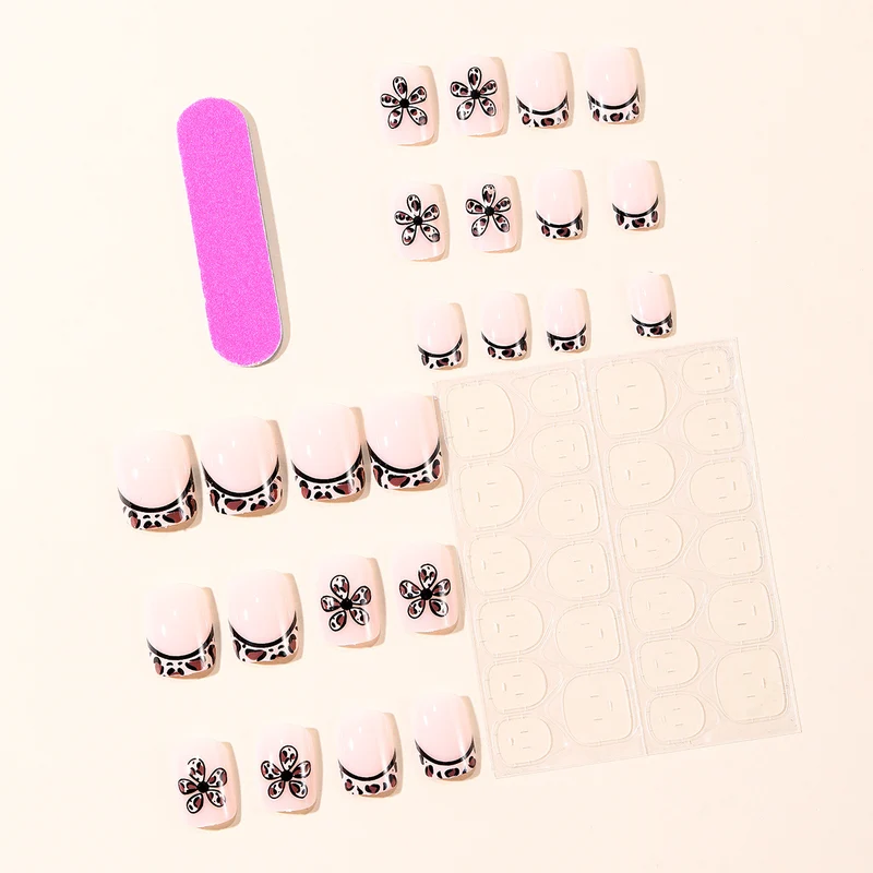 Elegant Floral Accent Nail Art Set Stornfield