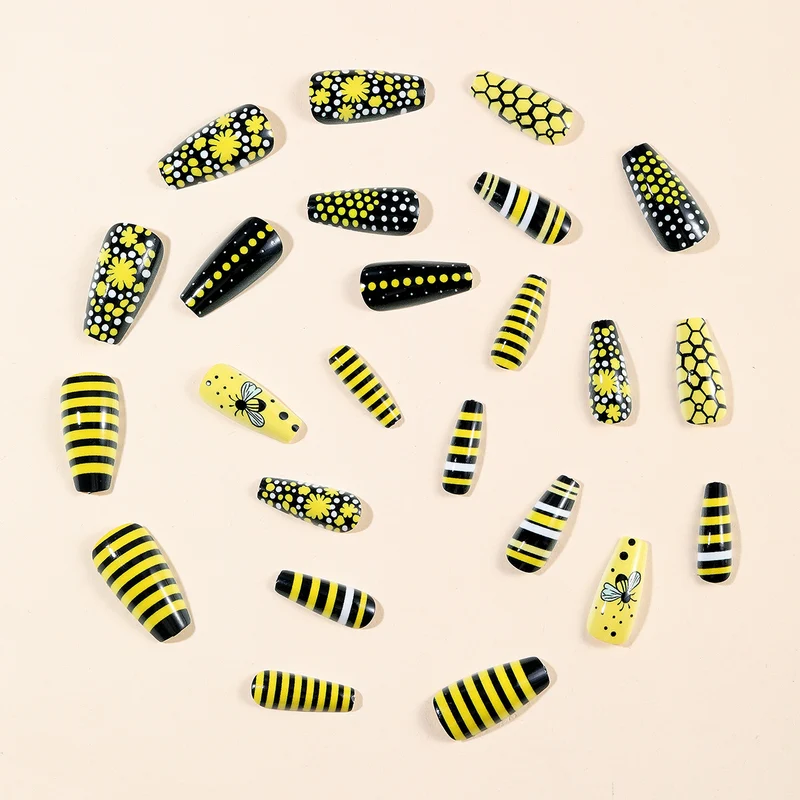 Bee-Inspired Acrylic Nail Art Stornfield