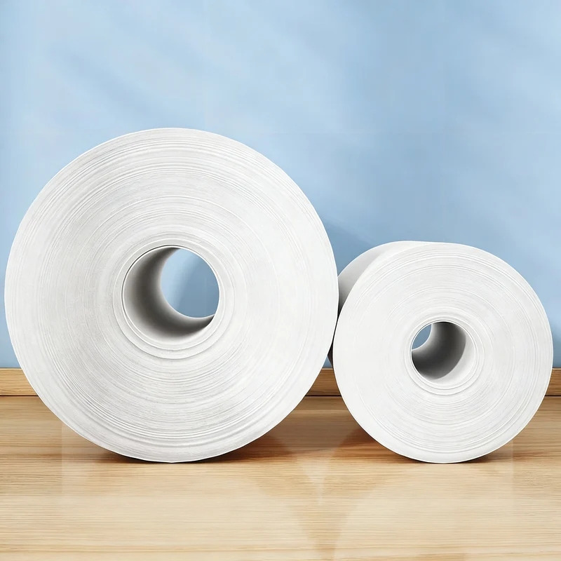Disposable cleaning wipes made of non-woven fabric, usable dry and wet
