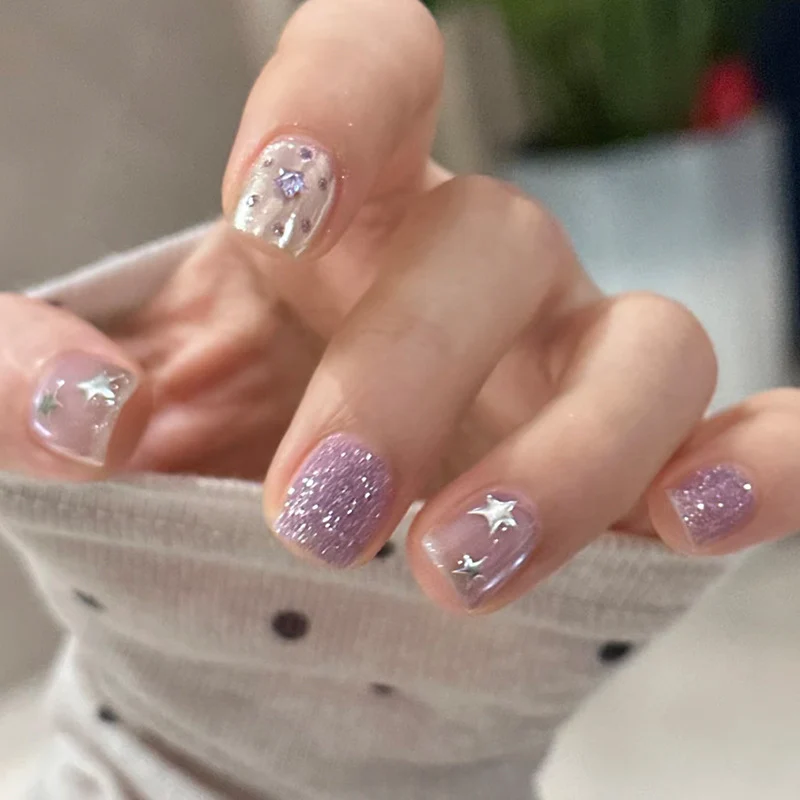 Glittery Star-Embellished Press-On Nails Stornfield