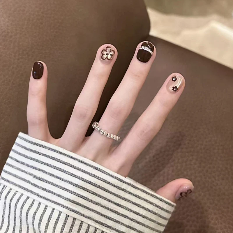 Glamorous Rhinestone Nail Art Stornfield