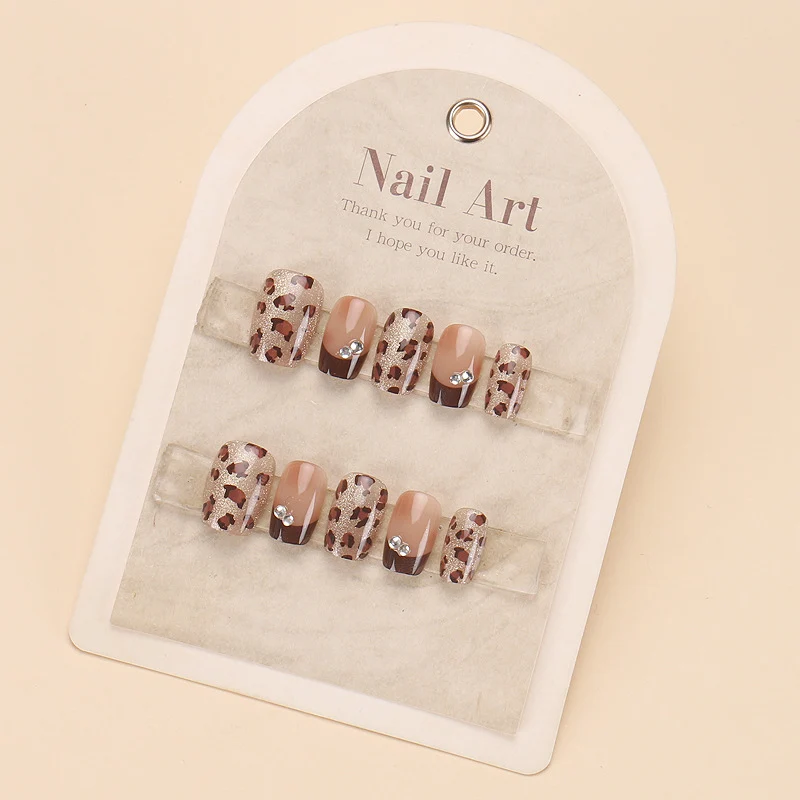 Glamorous Press-On Nail Set with Rhinestone and Glossy Finish Stornfield