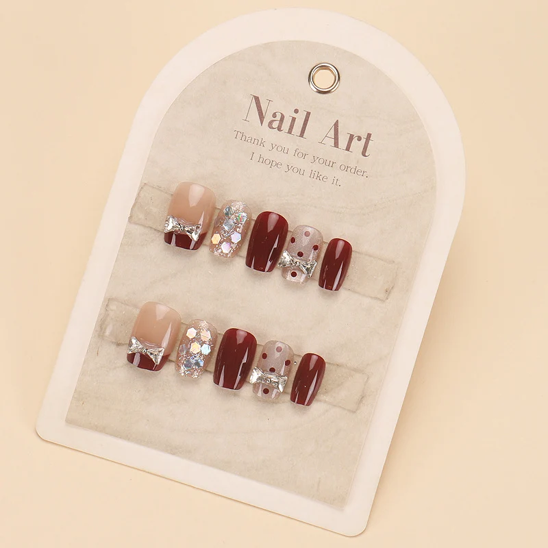 Glamorous Press-On Nail Set with Rhinestone and Glossy Finish Stornfield