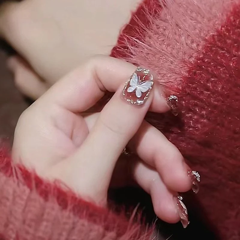 Glamorous Press-On Nail Set with Decorative Gemstone Accents Stornfield