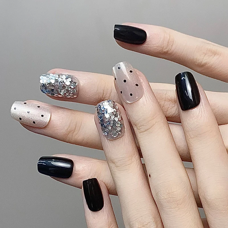 Glamorous Press-On Nail Set with Decorative Gemstone Accents Stornfield