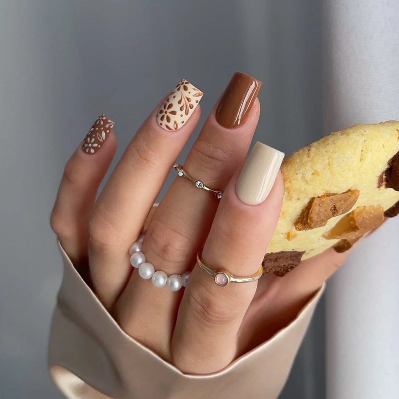 Glamorous Press-On Nail Set with Decorative Gemstone Accents Stornfield