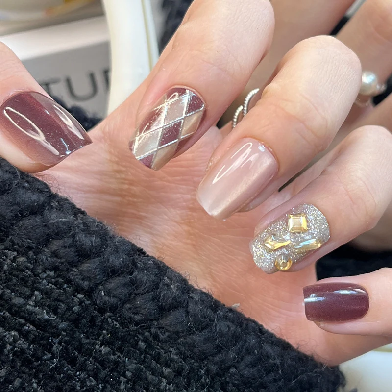 Glamorous Press-On Nail Set with Decorative Gemstone Accents Stornfield