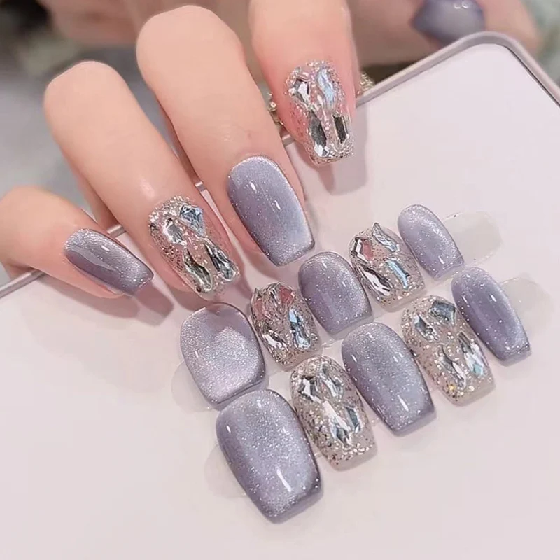 Glamorous Press-On Nail Set with Decorative Gemstone Accents Stornfield