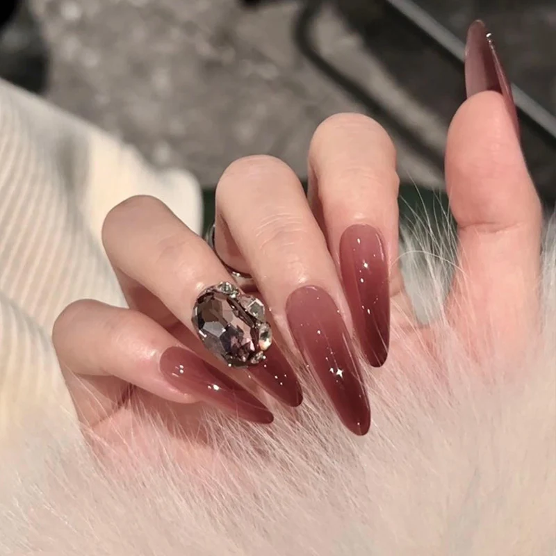 Glamorous Press-On Nail Set with Decorative Gemstone Accents Stornfield