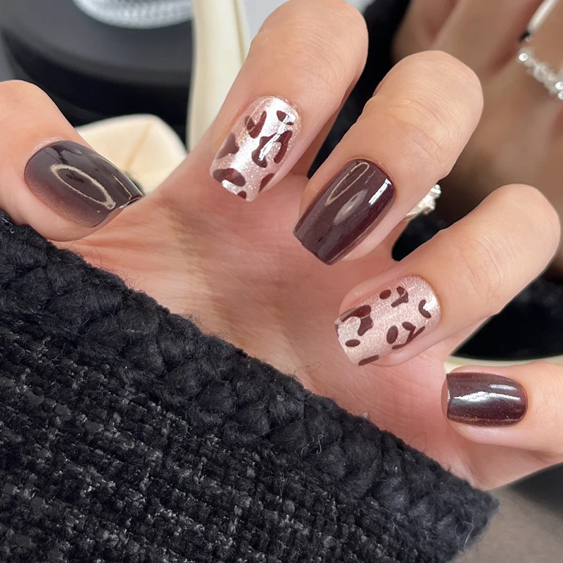Glamorous Press-On Nail Set with Decorative Gemstone Accents Stornfield