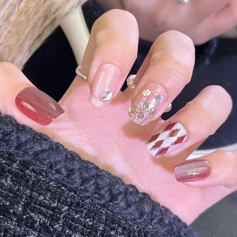 Glamorous Press-On Nail Set with Decorative Gemstone Accents Stornfield