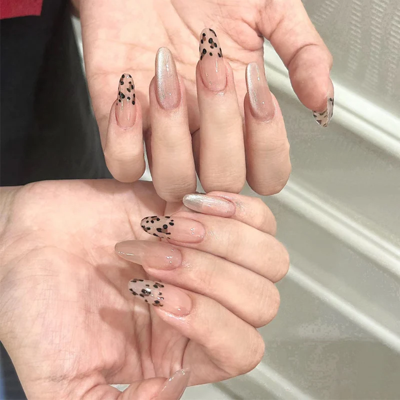 Glamorous Press-On Nail Set with Decorative Gemstone Accents Stornfield