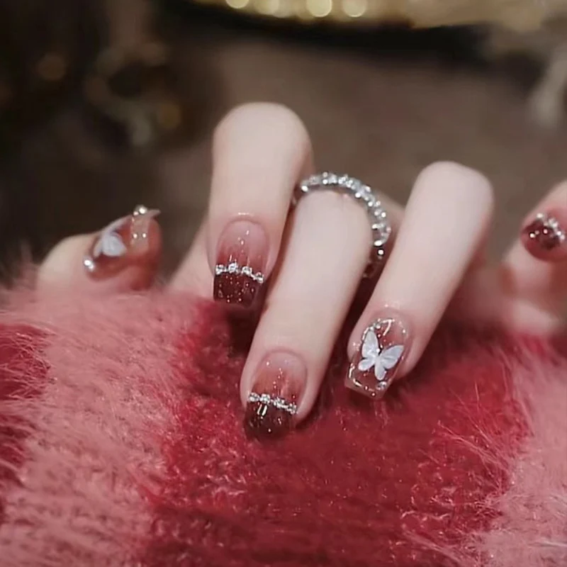 Glamorous Press-On Nail Set with Decorative Gemstone Accents Stornfield