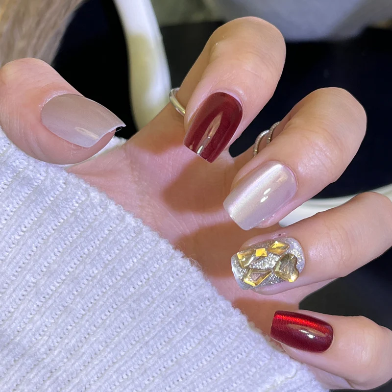 Glamorous Press-On Nail Set with Decorative Gemstone Accents Stornfield