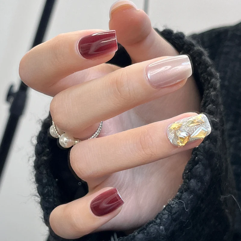 Glamorous Press-On Nail Set with Decorative Gemstone Accents Stornfield
