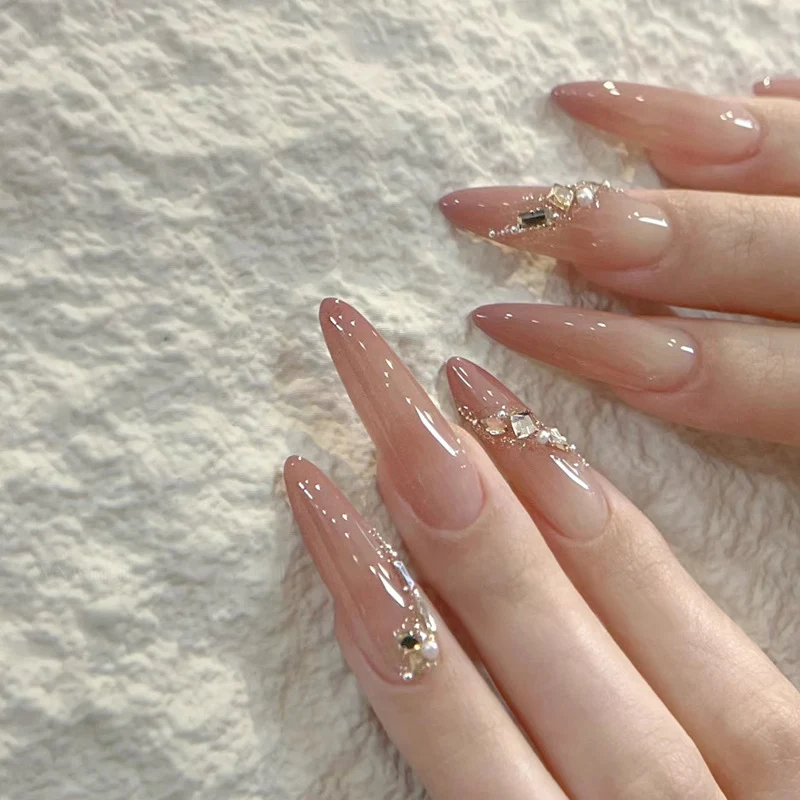 Glamorous Press-On Nail Art Set with Stylish Gemstone Accents Stornfield