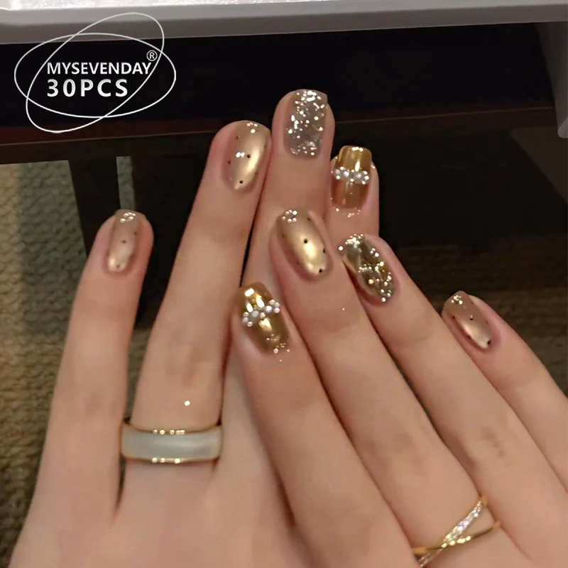 Glamorous Nail Art Press-On Set Stornfield