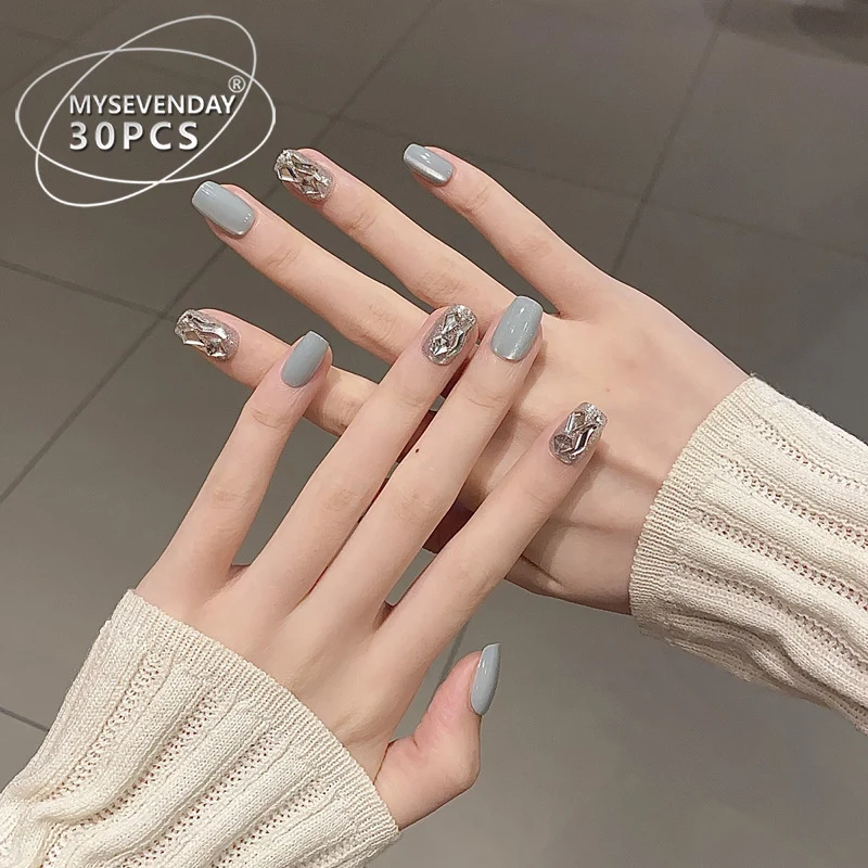 Glamorous Metallic Accent Press-On Nails Stornfield