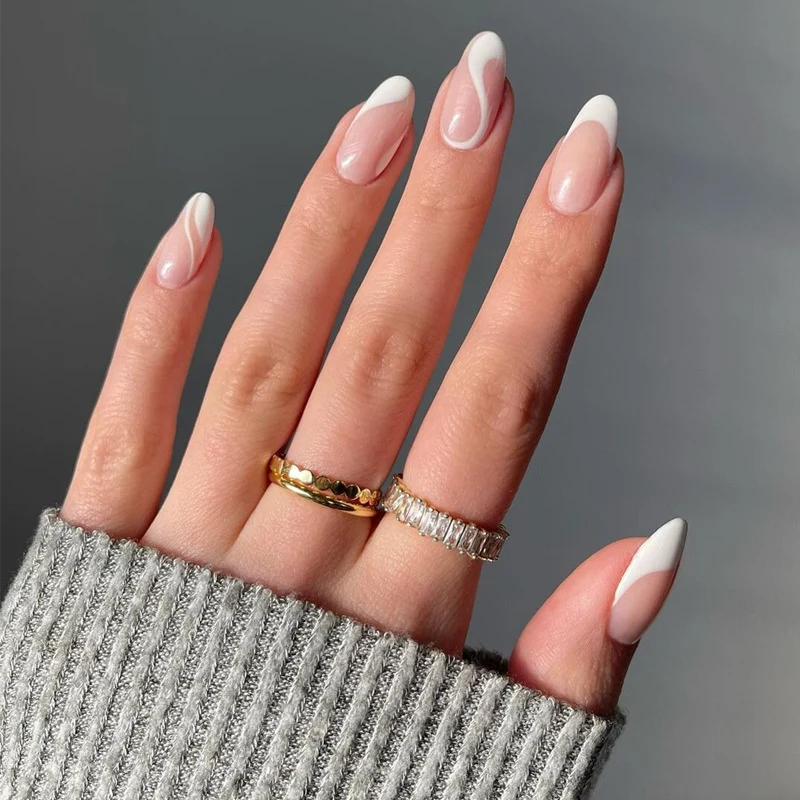 Glamorous Glittery Stiletto Press-On Nails Stornfield