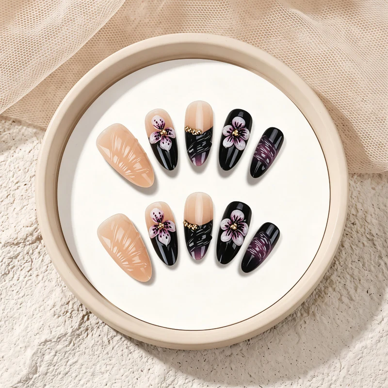 Floral-Patterned Press-On Nail Set Stornfield