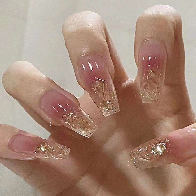 Elegant Press-On Nail Set with Glittery Accent Stornfield