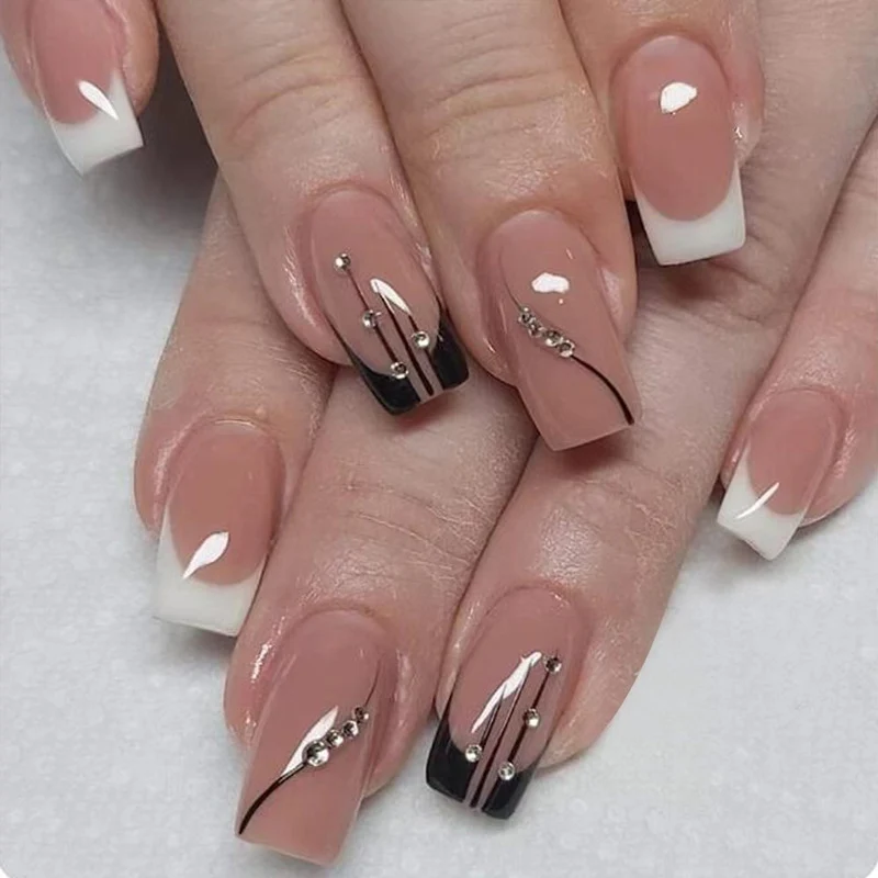 Elegant Press-On Nail Set with Artistic Design Stornfield